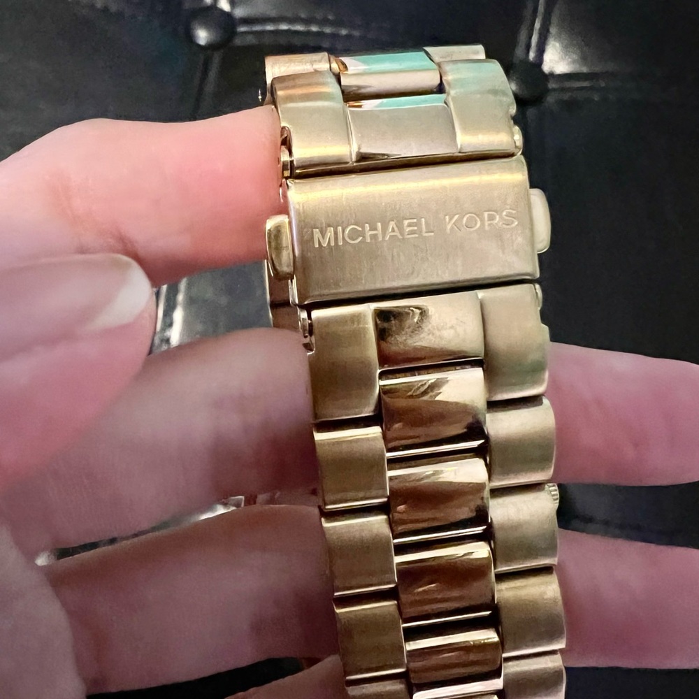 Preowned Michael Kors women watch gold tone ⭐️⭐️⭐️ - Picture 11 of 11